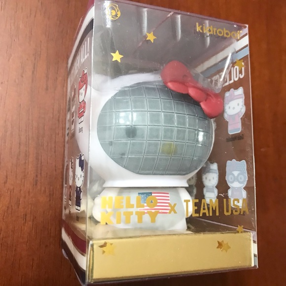 Kidrobot Other - Kidrobot Hello Kitty x Team USA Fencing Kitty